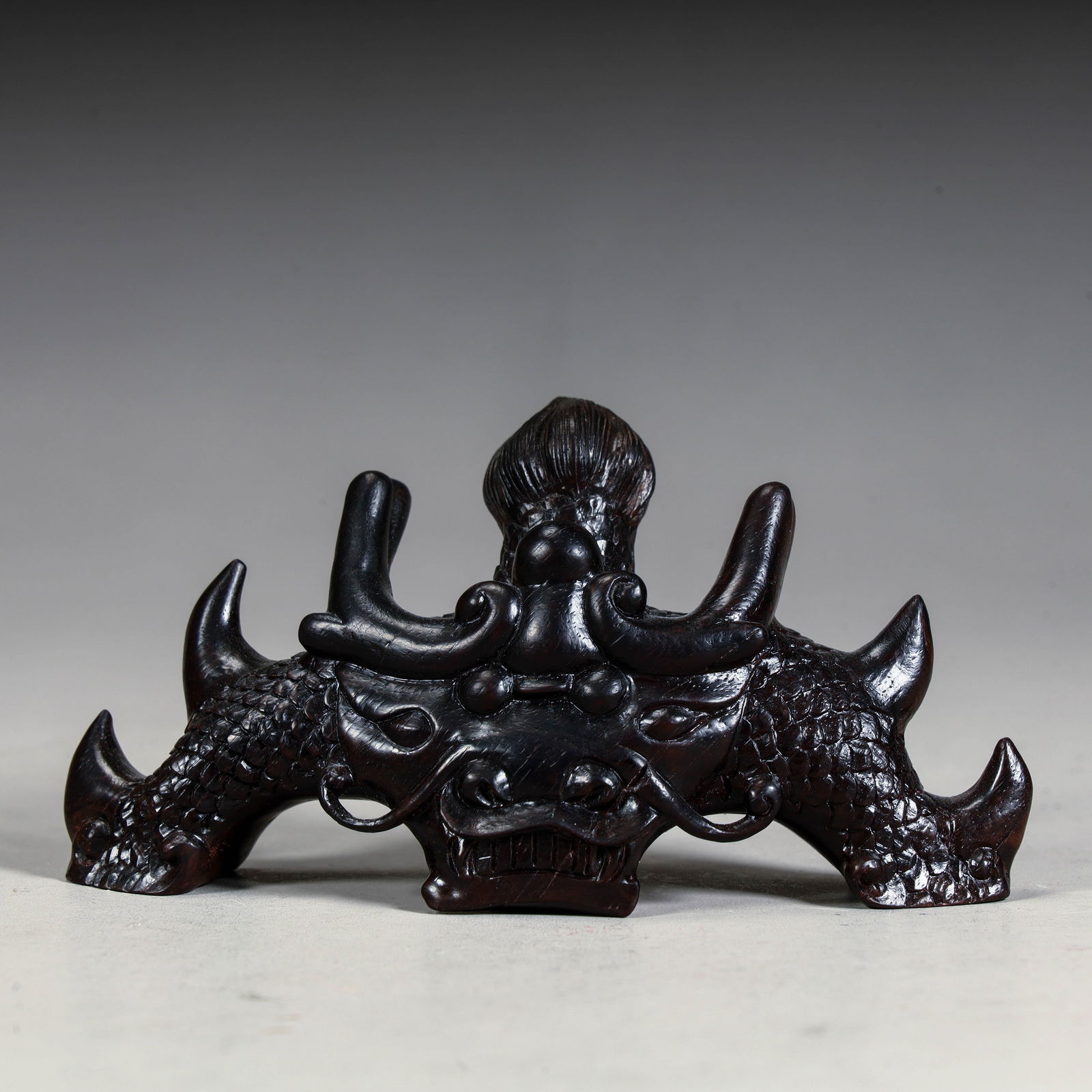 A high-quality rosewood pen holder from the Qing Dynasty (1 of 6)