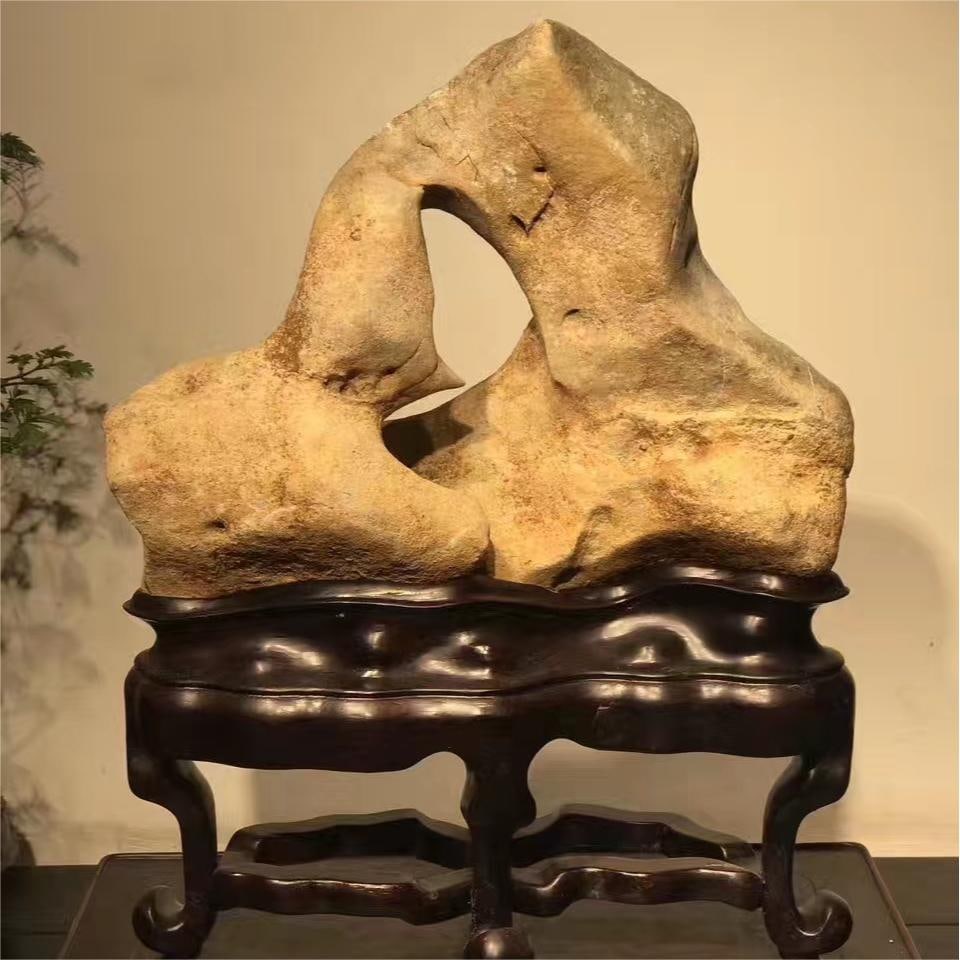 A piece of exquisite Taihu stone (1 of 7)