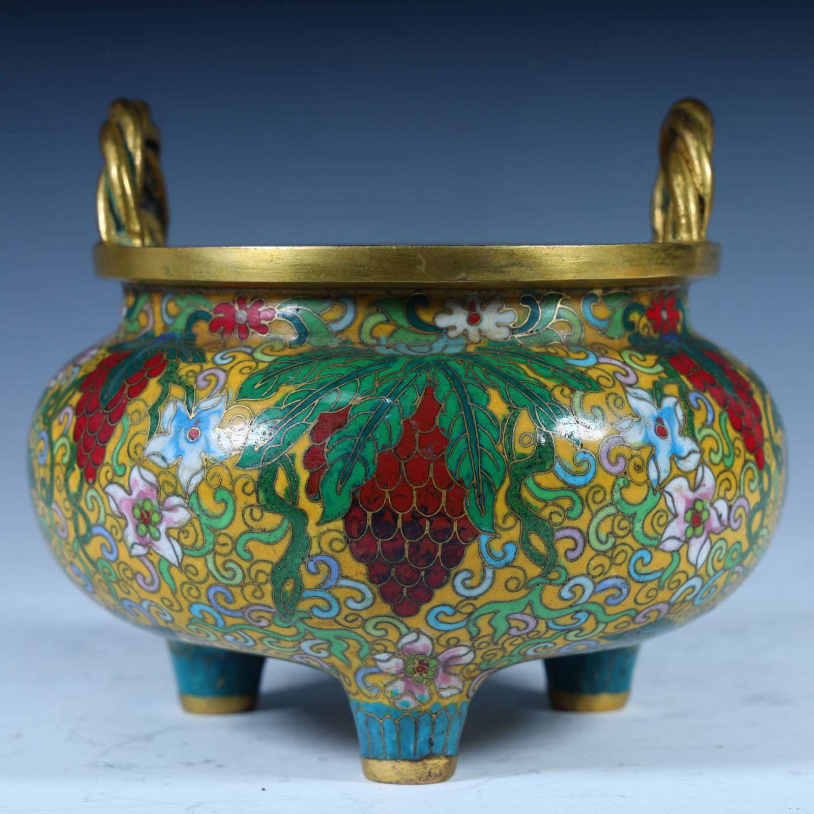 A small cloisonné enamel incense burner from the Qing Dynasty (1 of 10)