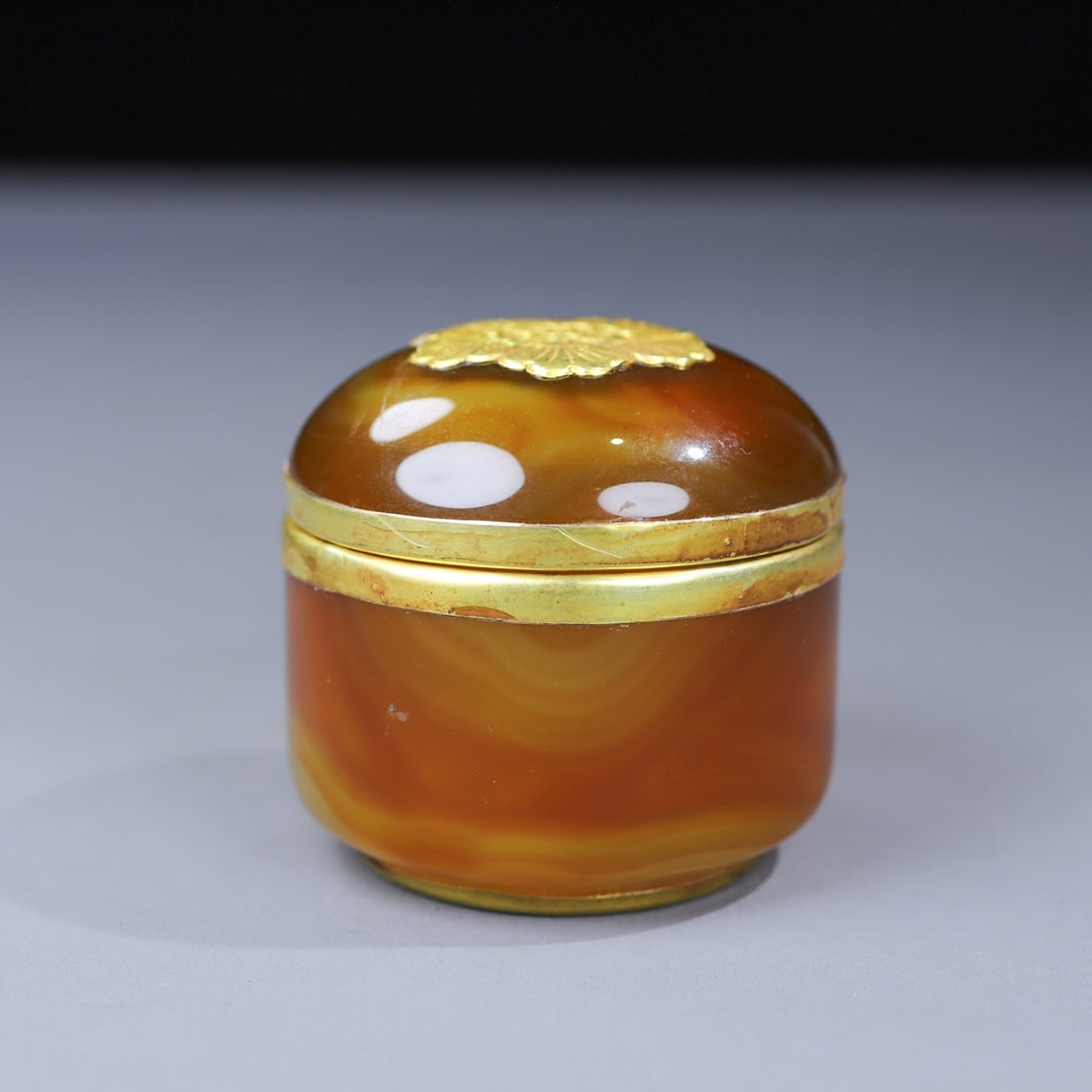 A beautiful natural agate filled gold powder box (1 of 10)