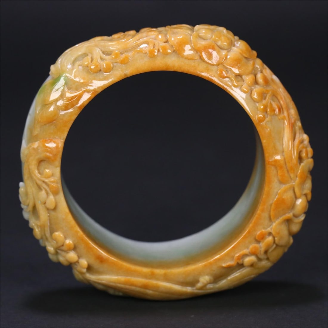 A beautiful natural jade flower and bird pattern bracelet: Exquisite natural jade flower and bird pattern bracelet lnside diameter:6.4cm W:2.7cm W:212.5g (The Dimensions Of All Batches Are Manually Measured.If You Need More Detailed Information,Please Contact