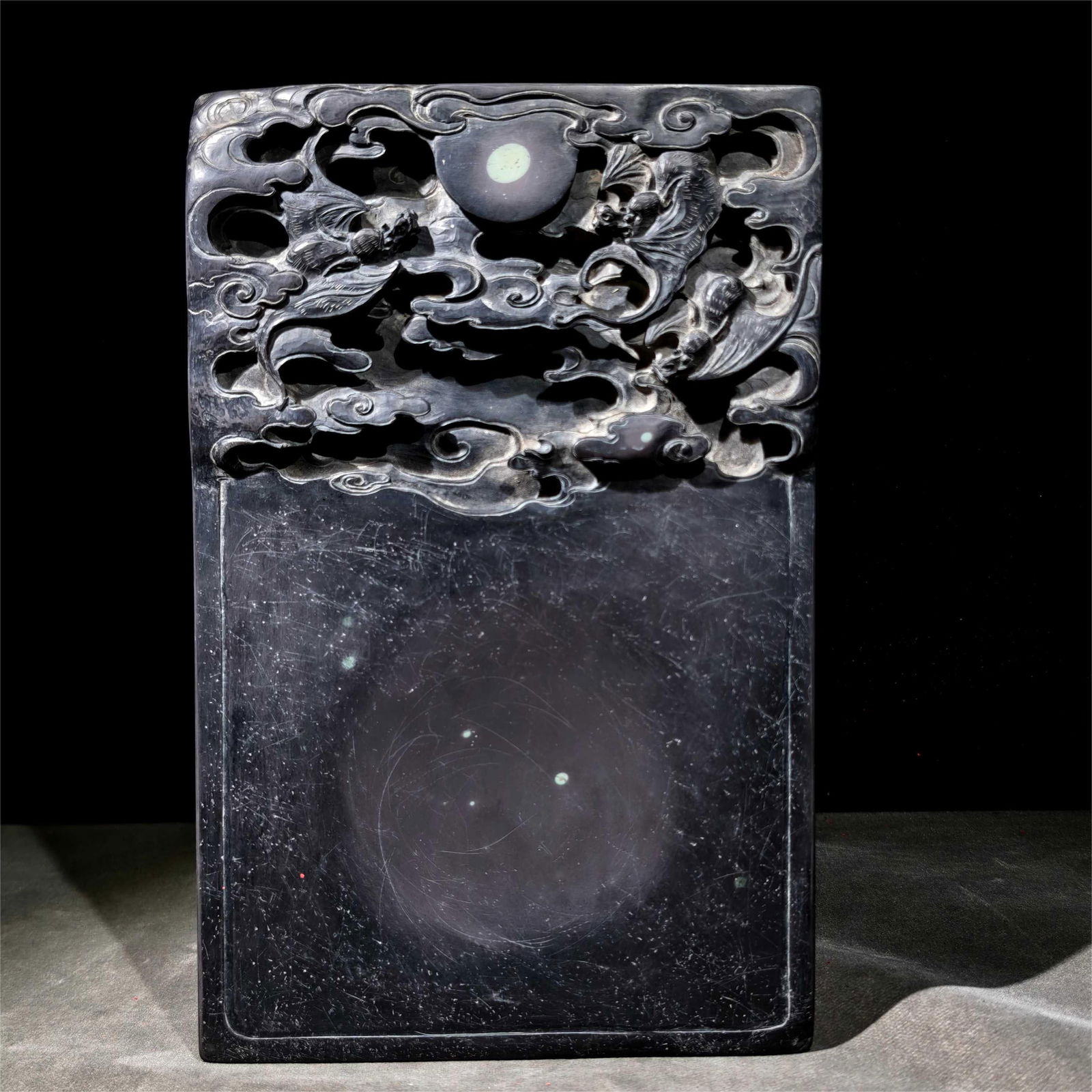 A Liu Tongxun type of inkstone (1 of 9)