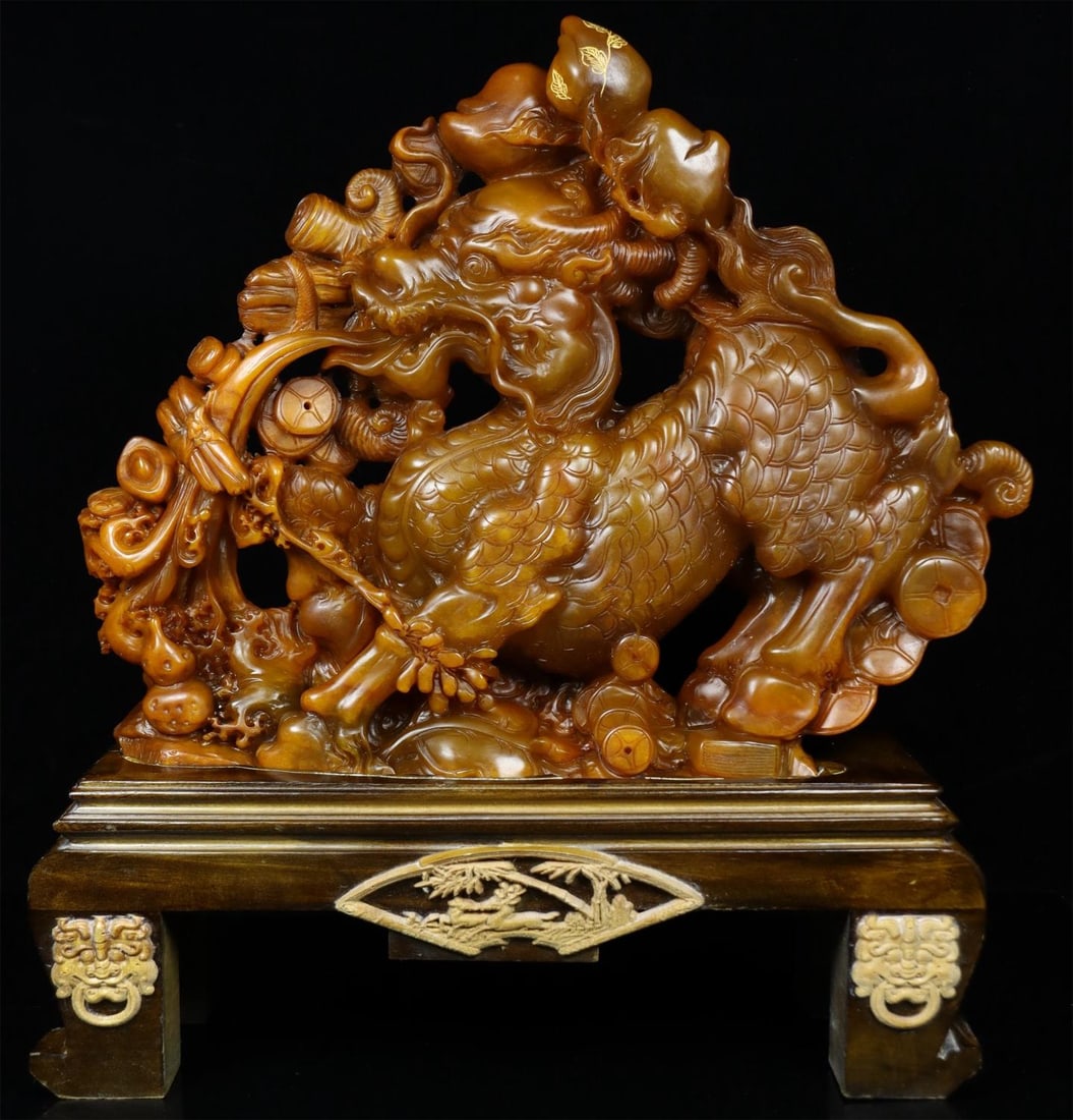 A beautiful Tianhuang stone carved auspicious beast ornament (1 of 9)