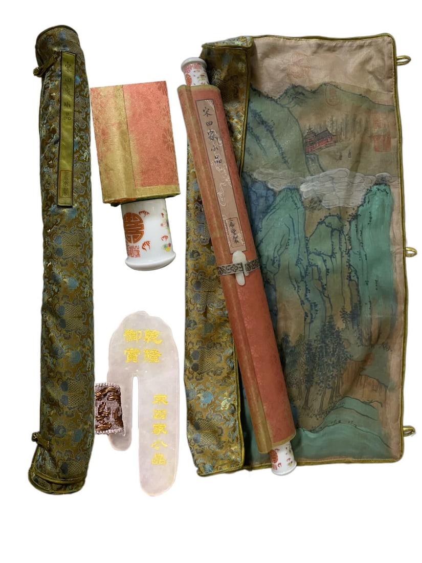 A sketch of the four Song families: Song Sijia sketches with porcelain shaft heads SIZE: Total L: 420x49.8cm Painting core300x31.5cm (The Dimensions Of All Batches Are Manually Measured.If You Need More Detailed Information, Please Cont