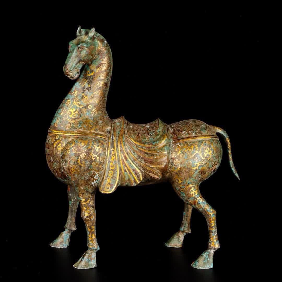 A bronze golden horse of the Han Dynasty (1 of 9)