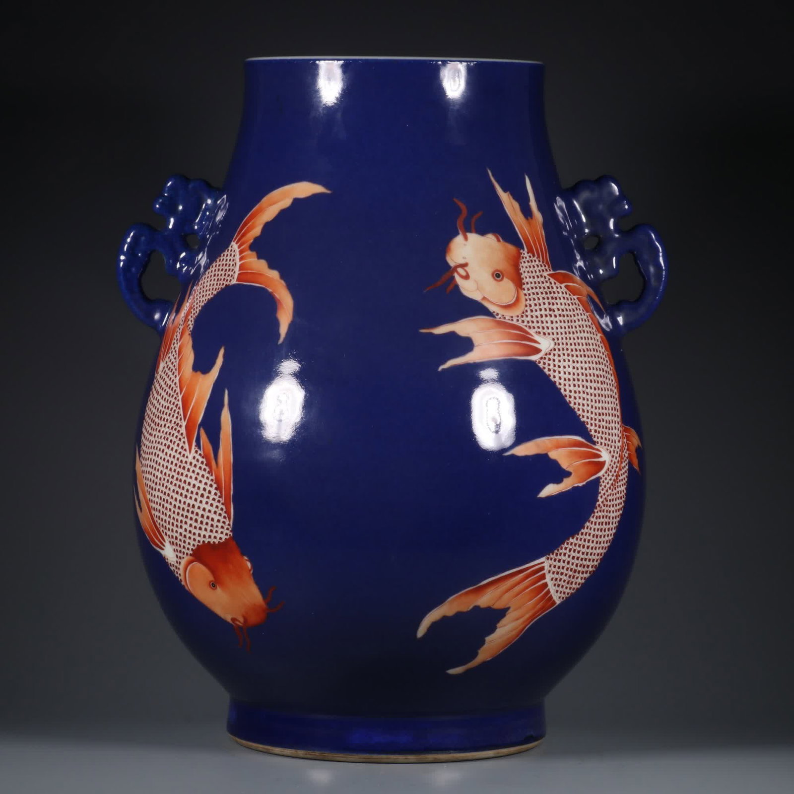A piece made in the Kangxi period of the Qing Dynasty, with blue glaze multicolored mandarin fish (1 of 9)