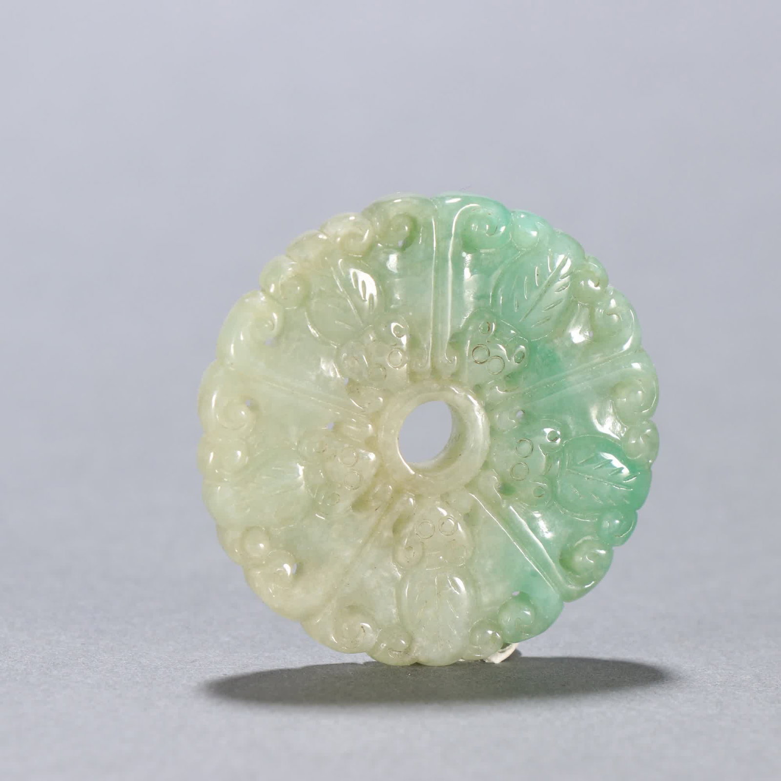 A jade five-blessing back cloud carving (1 of 9)