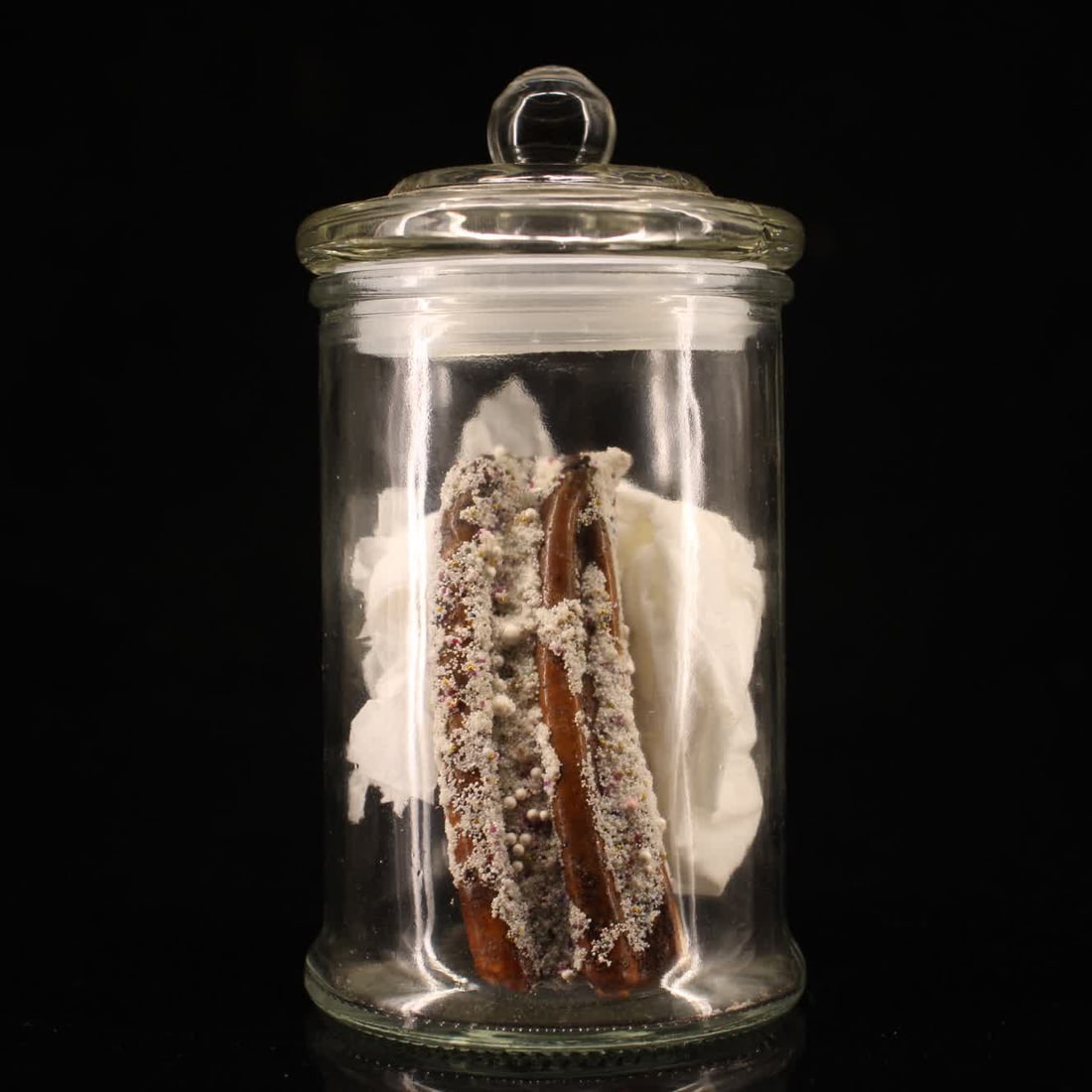 A Buddha bone regeneration relic: A relic is regenerated from the Buddha's bones SIZE: L:8.5cm (The Dimensions Of All Batches Are Manually Measured.If You Need More Detailed Information, Please Contact Our Customer Service Before Bidd