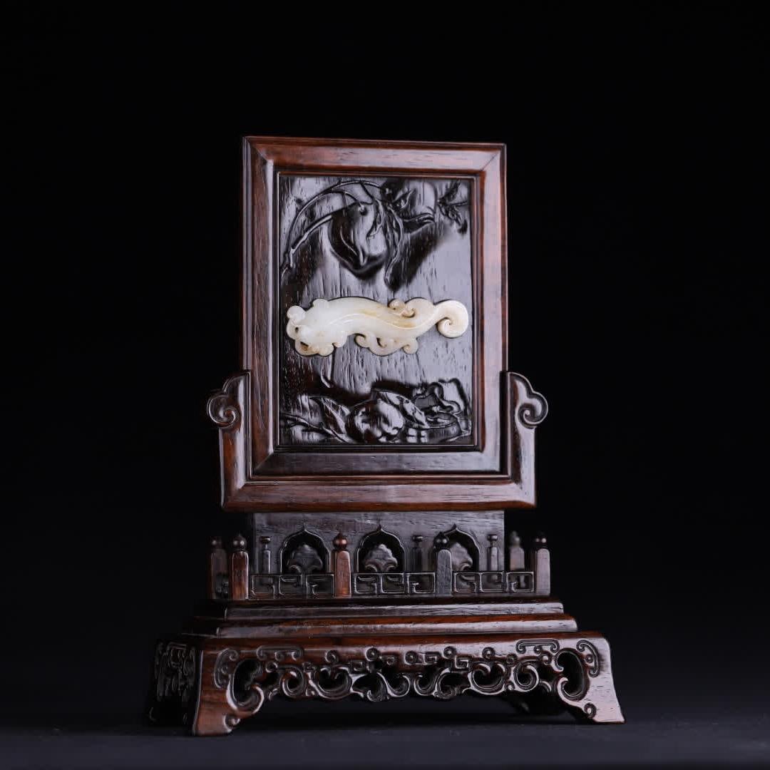 A clear inlaid Hetian jade rosewood "more than every year" interstitial screen (1 of 9)