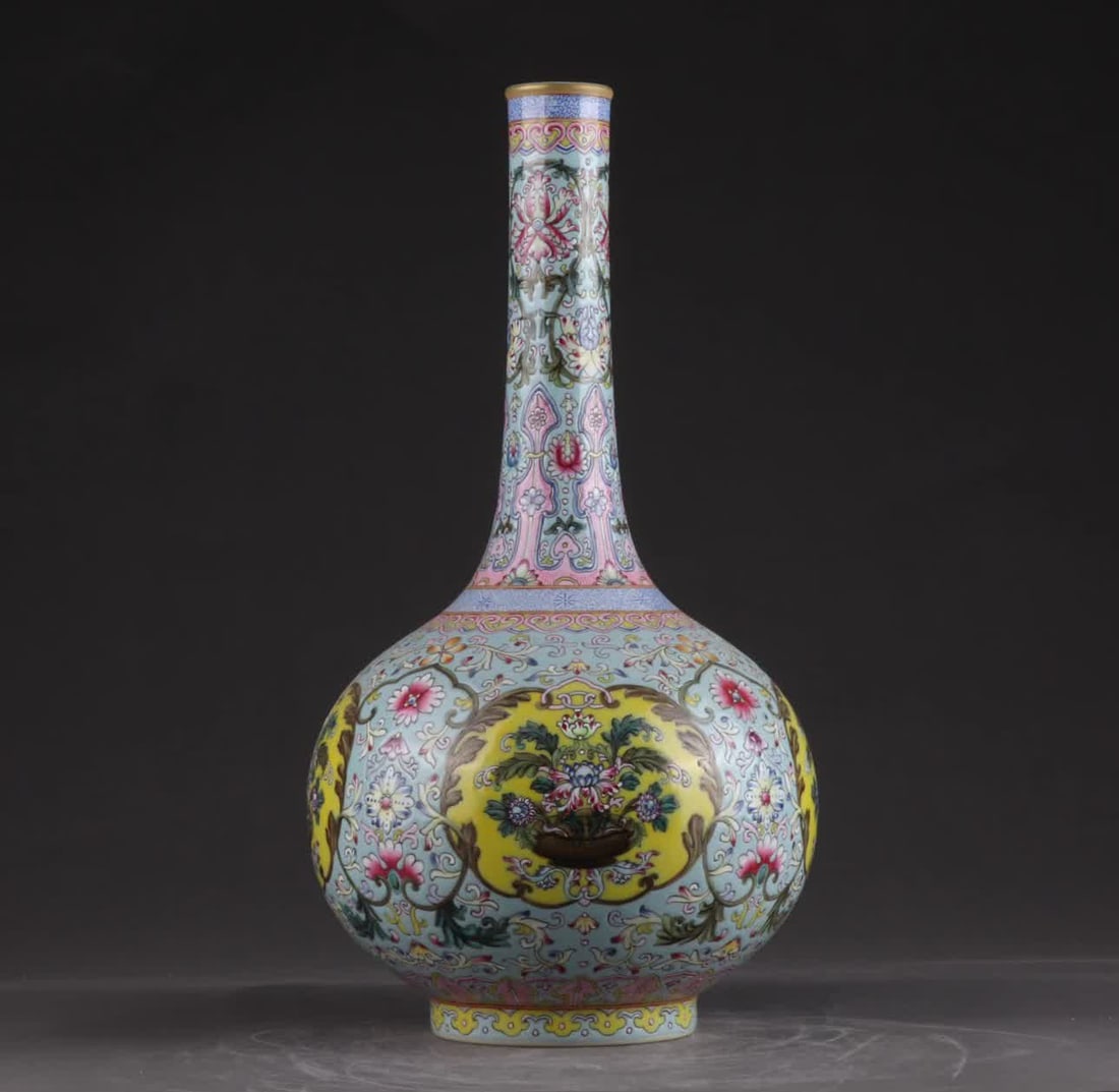A Qing Kangxi pastel flower long-necked vase (1 of 9)