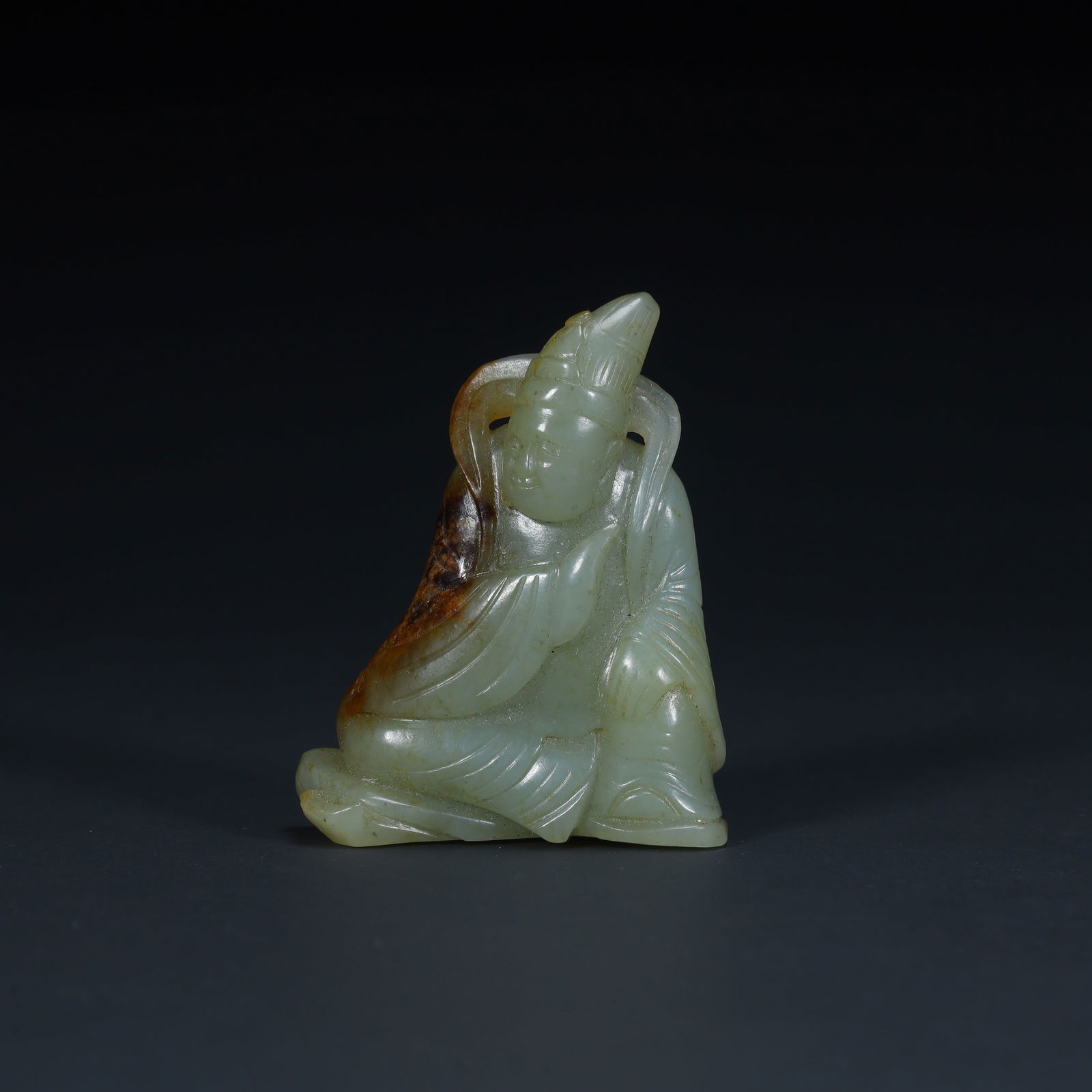 A Ming Dynasty Hetian jade immortal ornament (1 of 9)