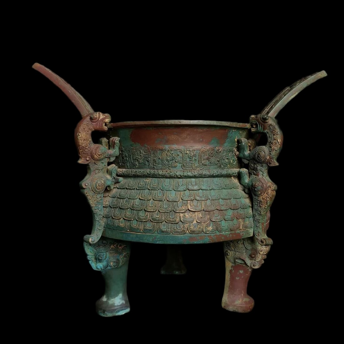 A Warring States bronze four tiger prince tripod (1 of 9)