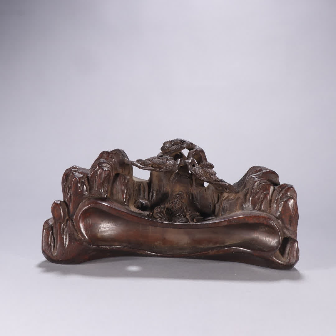 A Qing Dynasty bamboo carving Panasonic figure mountain ornament: Qing Dynasty bamboo carving Panasonic figure Shanzi ornament SIZE: H:8.3cm W:16.8cm W:116.6g (The Dimensions Of All Batches Are Manually Measured.If You Need More Detailed Information, Please Contact