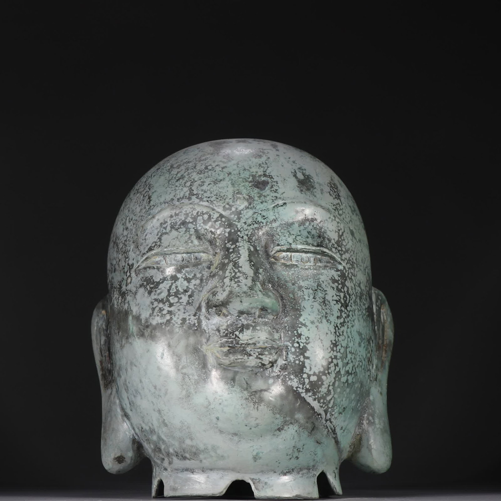 A Ming Dynasty bronze Buddha head (1 of 9)
