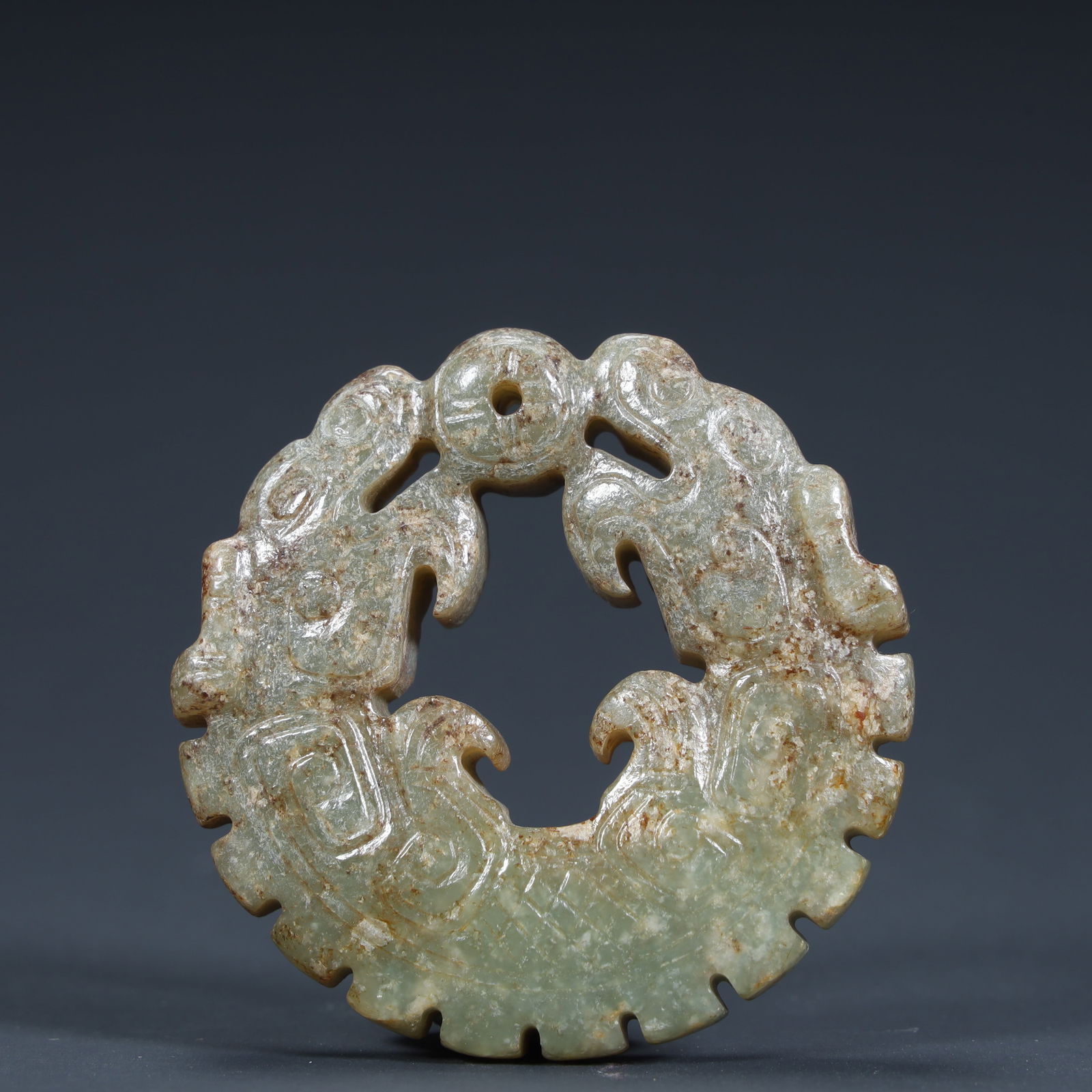 A Qing Dynasty ancient jade double dragon pattern pendant: Qing Dynasty ancient jade double dragon pattern pendant SIZE: H: 5.2cm L: 5.2cm W: 1.2cm W: 47.3g (The Dimensions Of All Batches Are Manually Measured.If You Need More Detailed Information, Please Con