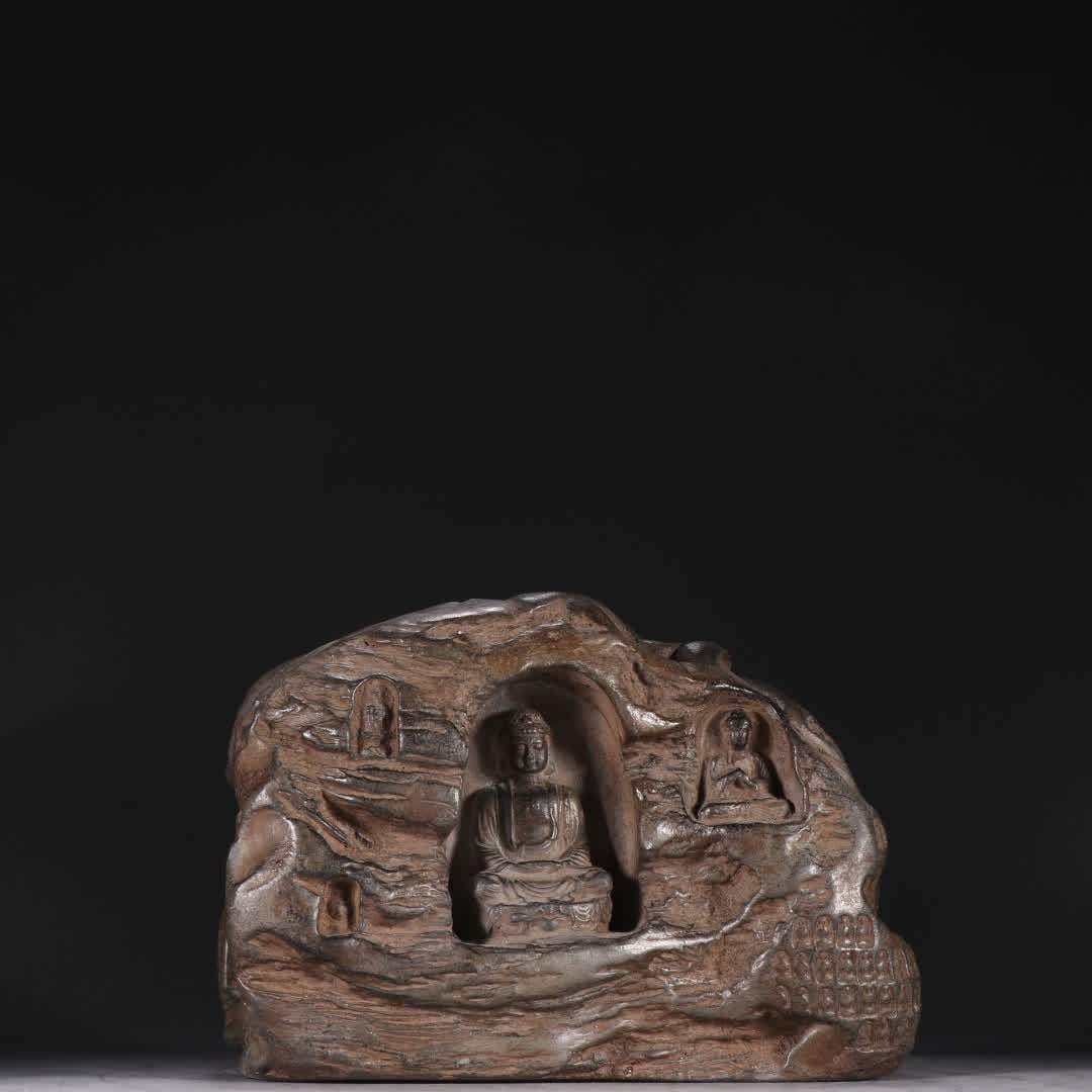 A grotto Buddha ornament (1 of 9)