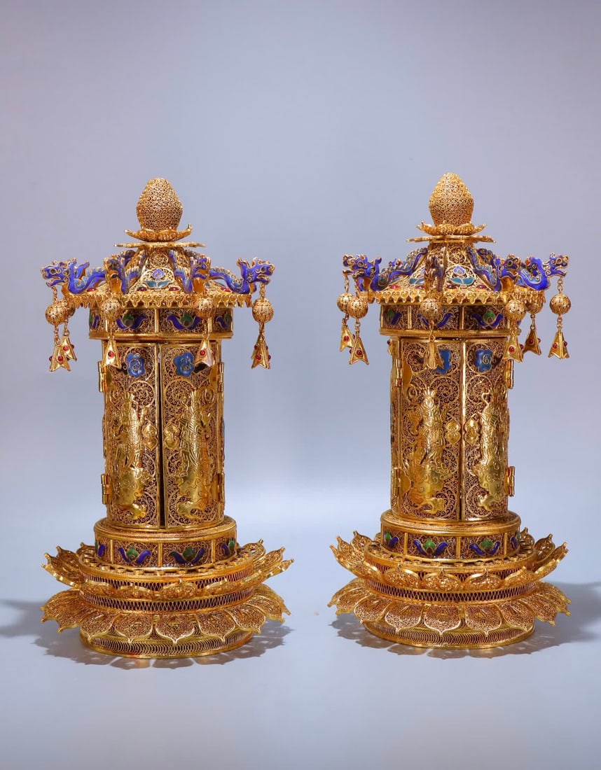 A pair of gilded silk inlaid with blue pavilion-style Buddha niches (1 of 15)