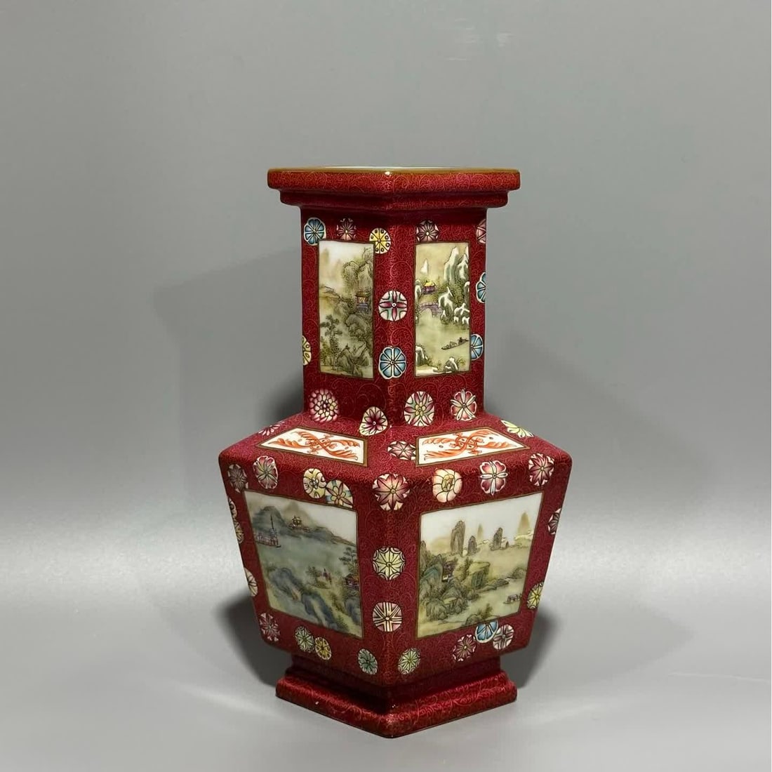 A piece of Qianlong year of the Qing Dynasty is the icing on the cake landscape square picture (1 of 10)