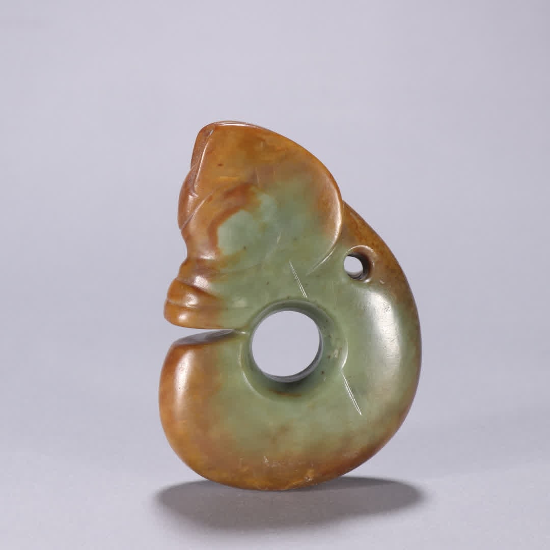 A piece of Hongshan culture river grinding jade pig dragon (1 of 9)