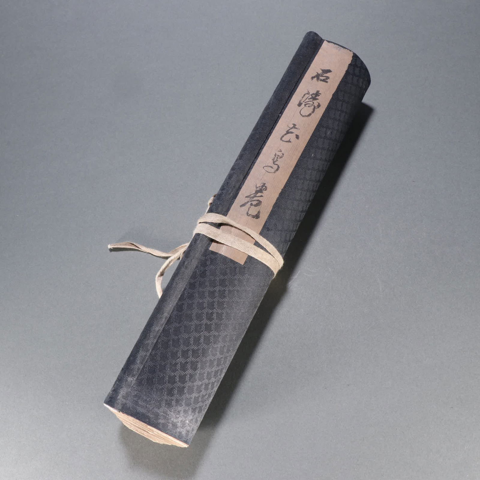 A long scroll of flowers and birds in the stone Tao seal (1 of 9)