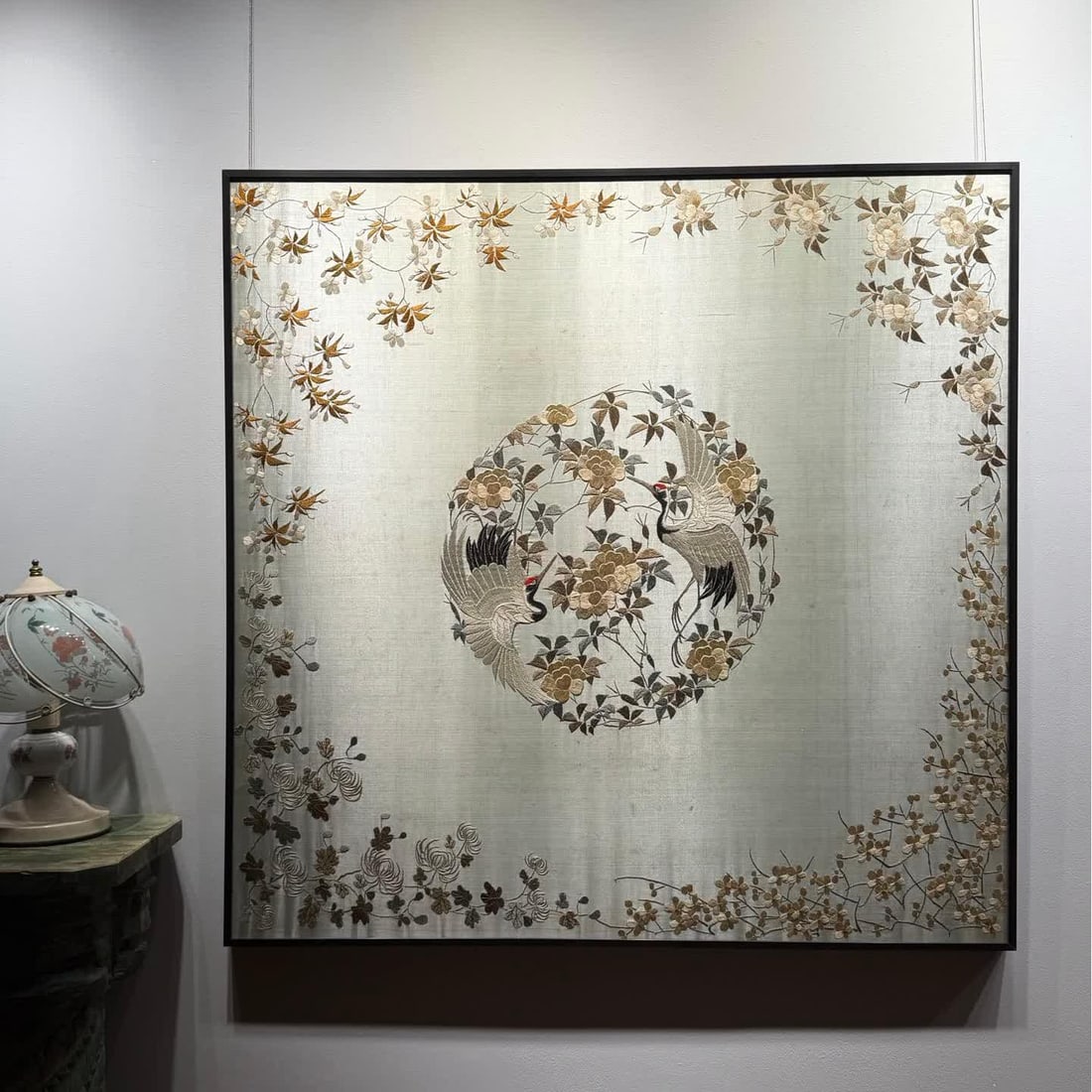 A Republic of China embroidered light green "Famous": Republic of China embroidered light green "Famous" SIZE: 103x101cm (The Dimensions Of All Batches Are Manually Measured.If You Need More Detailed Information, Please Contact Our Customer Service Befor