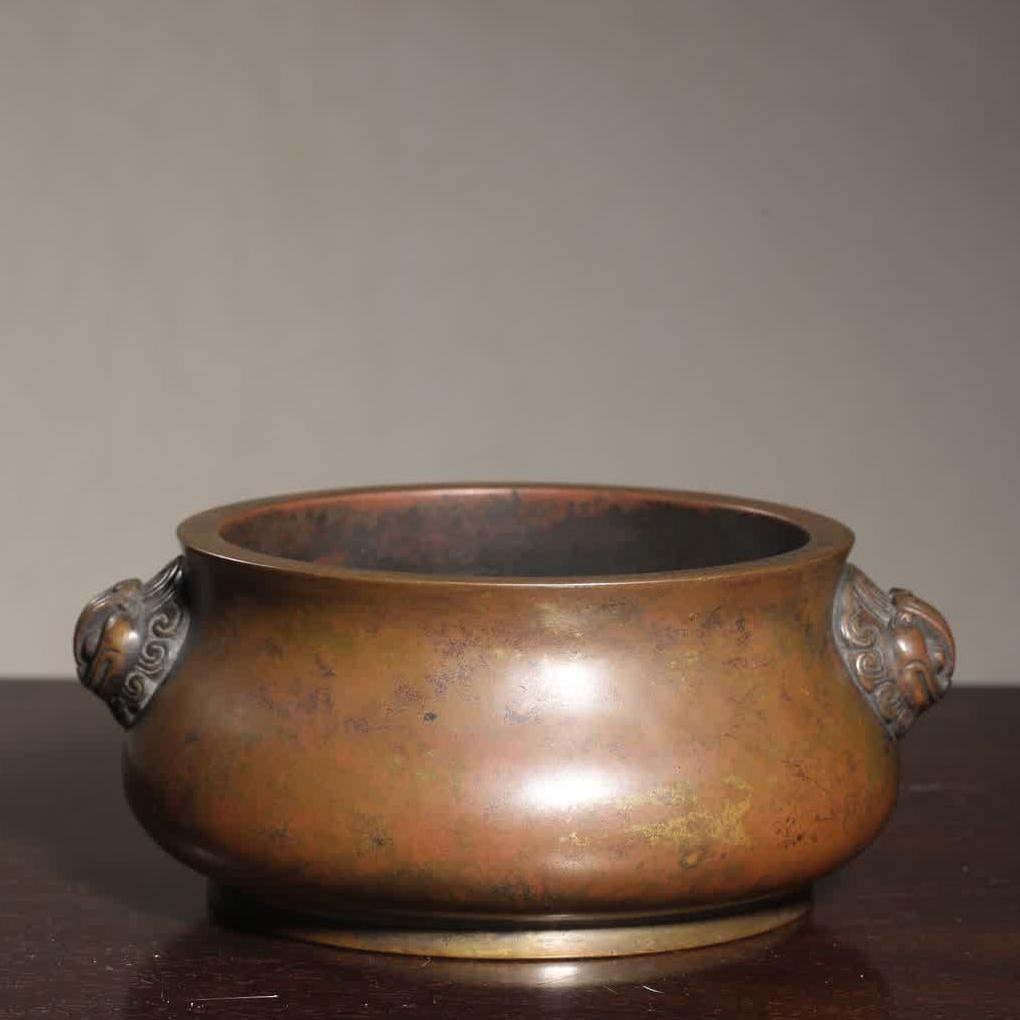A Qing Dynasty "Hu Wenming" Tianji Ear Incense Burner (1 of 9)