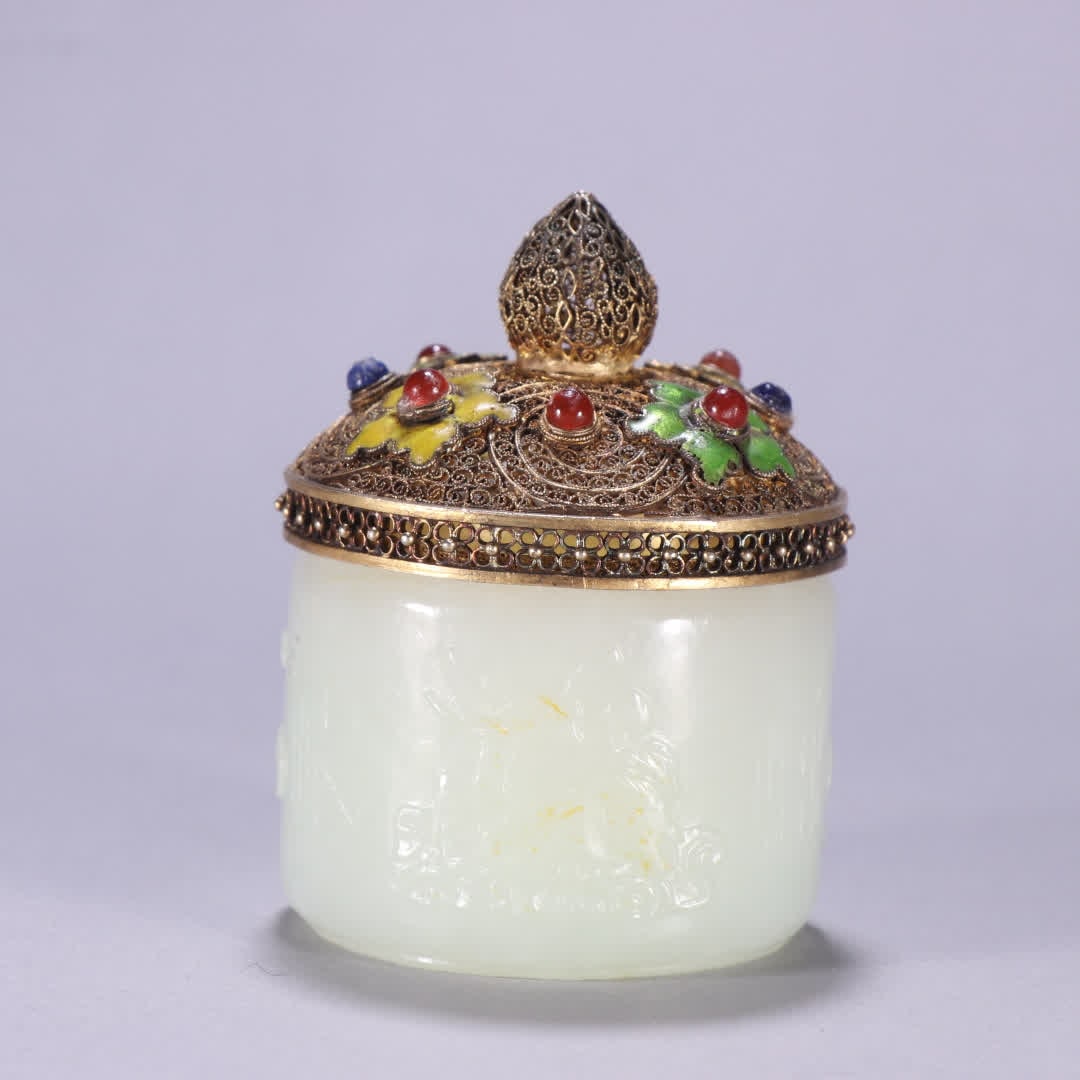 A Qing Dynasty Hetian jade Fushou pattern finger box: Qing Dynasty Hetian jade Fushou pattern finger box SIZE: H:7.1cm W:5.3cm W:155.2g (The Dimensions Of All Batches Are Manually Measured.If You Need More Detailed Information, Please Contact Our Custome