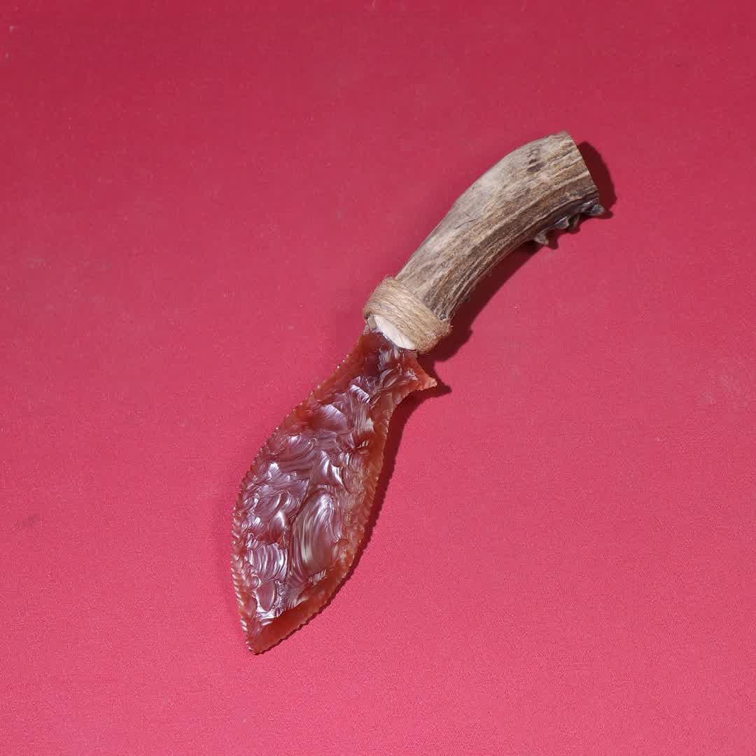 A Han Dynasty agate knife (1 of 9)
