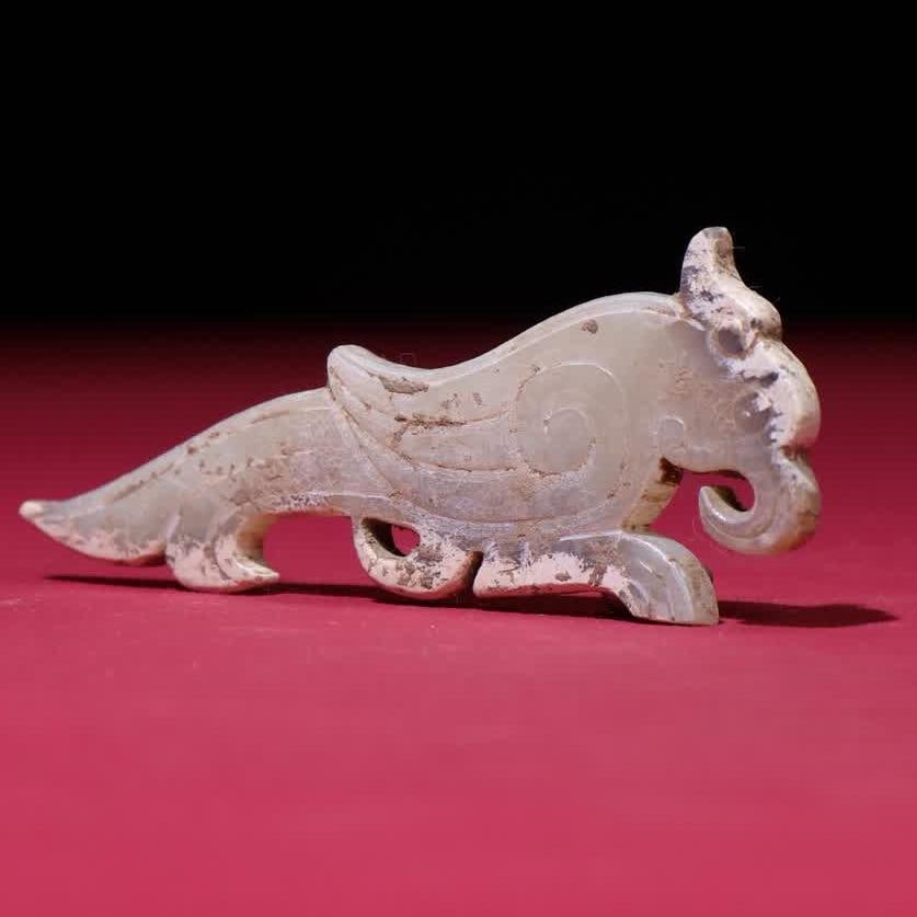 A piece of Han Dynasty white jade microcalcified phoenix bird piece decoration (1 of 9)