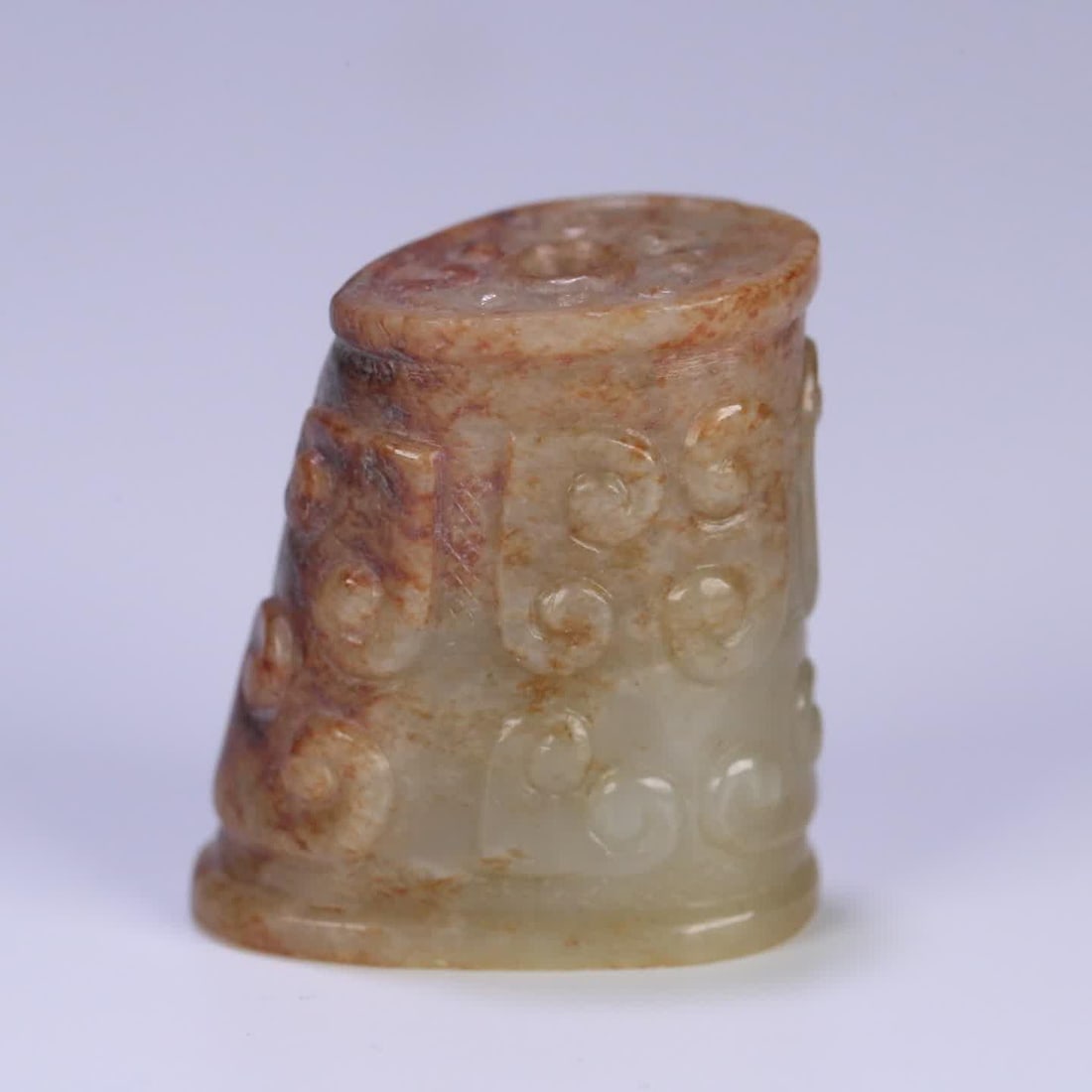 A piece of ancient jade hook cloud pattern (1 of 10)