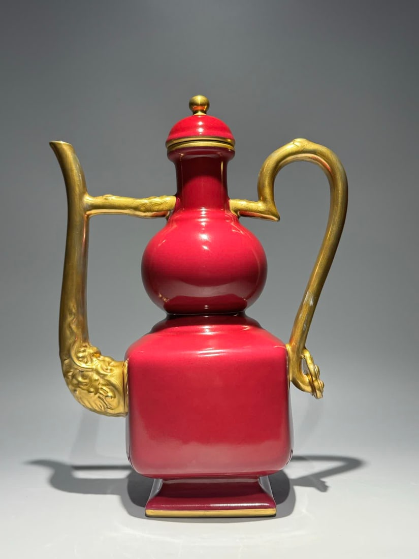 A Qing Qianlong ruby red gilt sky round local wine pot: Qing Qianlong ruby red gilt round local wine pot SIZE: H:33cm W:24.3cm (The Dimensions Of All Batches Are Manually Measured.If You Need More Detailed Information, Please Contact Our Customer Service B