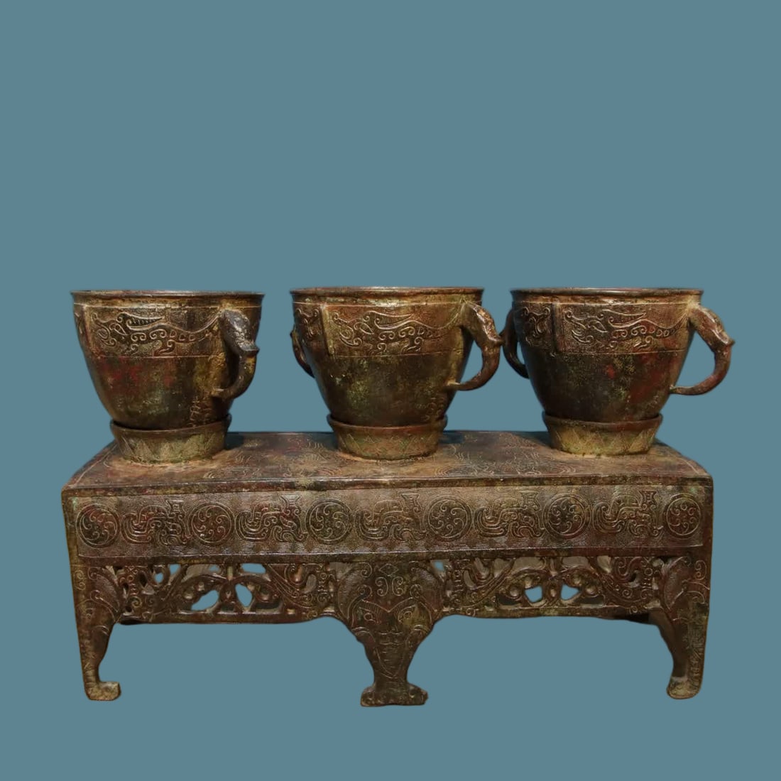 A piece of bronze-jar: Bronze-? (inscription) SIZE: L:36cm W:13cm H:23cm W:4.8kg (The Dimensions Of All Batches Are Manually Measured.If You Need More Detailed Information, Please Contact Our Customer Service Before Bidding