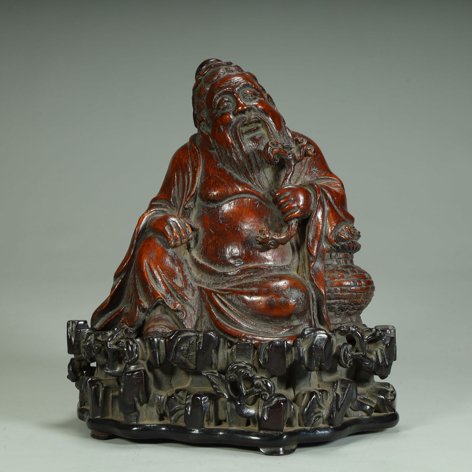 A Qing Dynasty bamboo carving "Dongfang Shuo Stealing Peach" ornament (1 of 10)