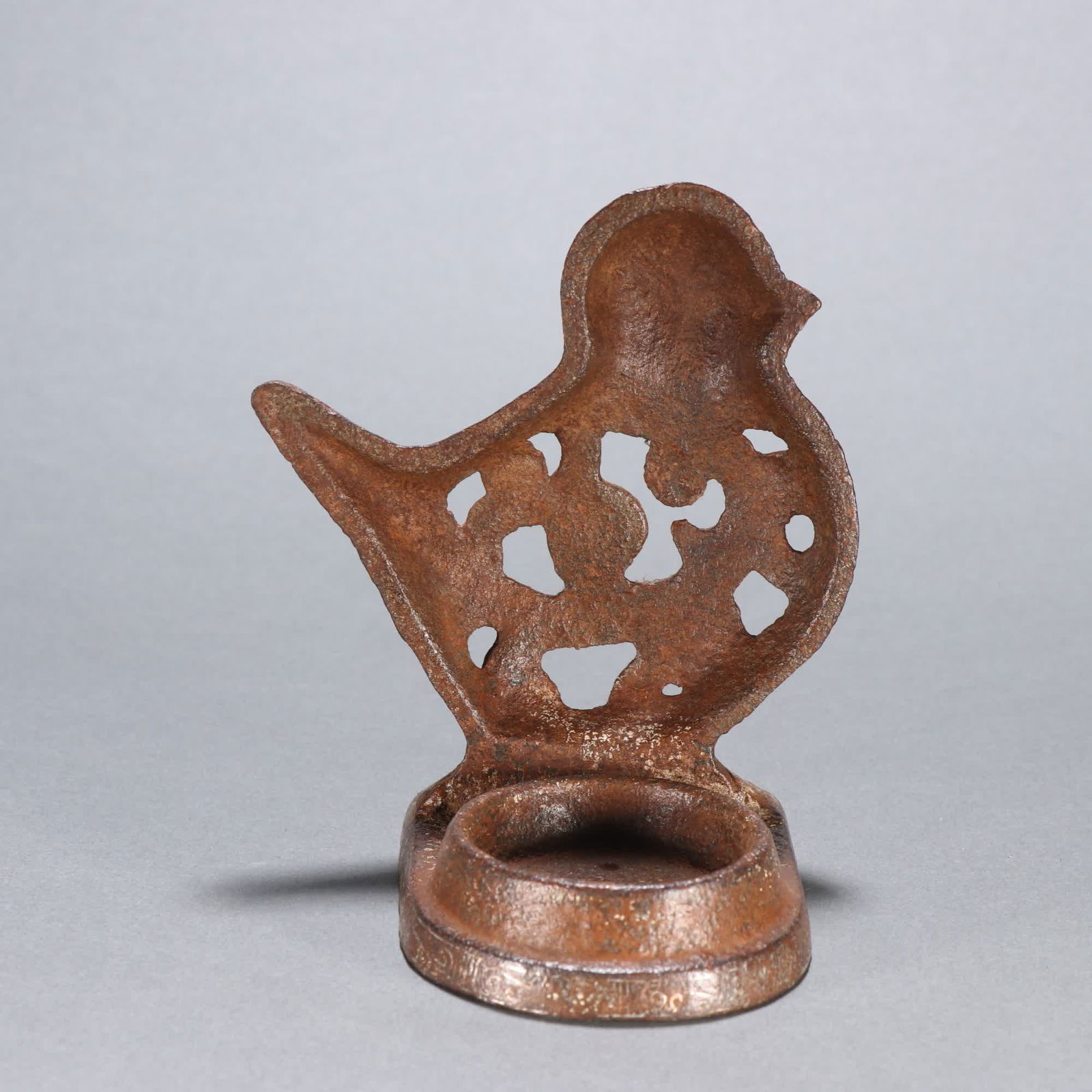 An iron pinching silver sparrow oil lamp (1 of 9)