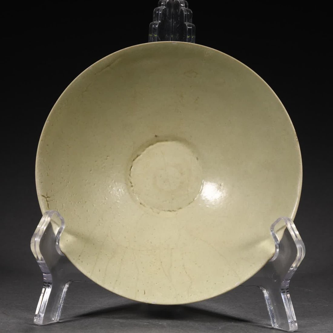 A Northern Song Dynasty Yaozhou kiln bowl: Northern Song Dynasty Yaozhou kiln bowl SIZE: AAAA (The Dimensions Of All Batches Are Manually Measured.If You Need More Detailed Information, Please Contact Our Customer Service Before Bidding.)