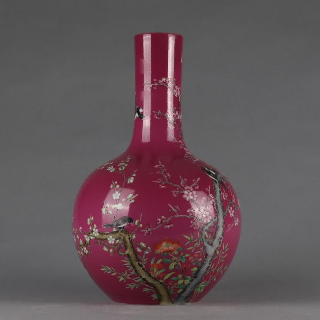 A Qing Qianlong carmine pastel magpie Dengmei Tianqiu vase (1 of 9)