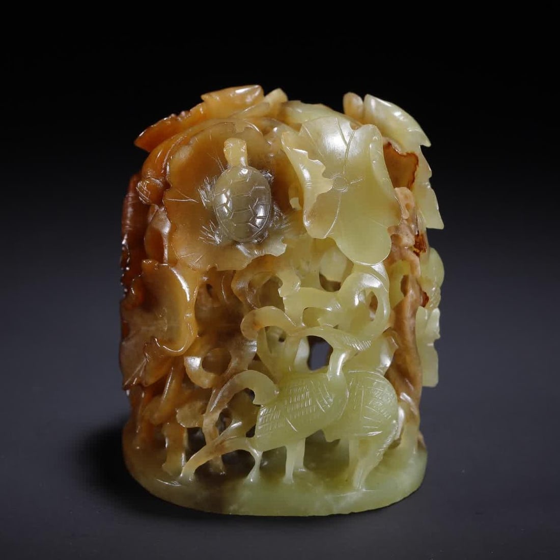 A piece of Hetian topaz stove top in the Qing Dynasty (1 of 9)