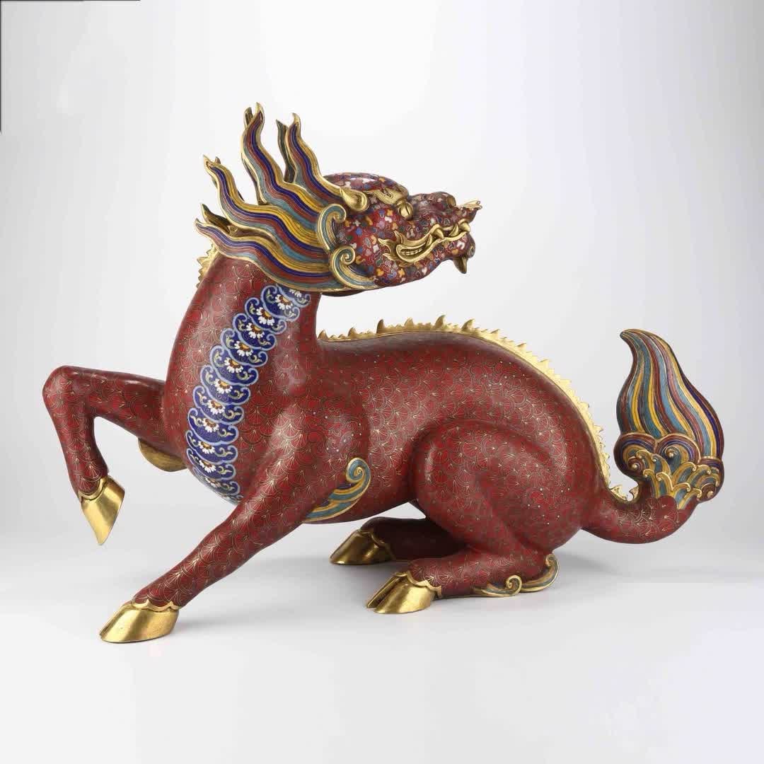 A cloisonné enamel unicorn ornament from the Qing Dynasty (1 of 9)