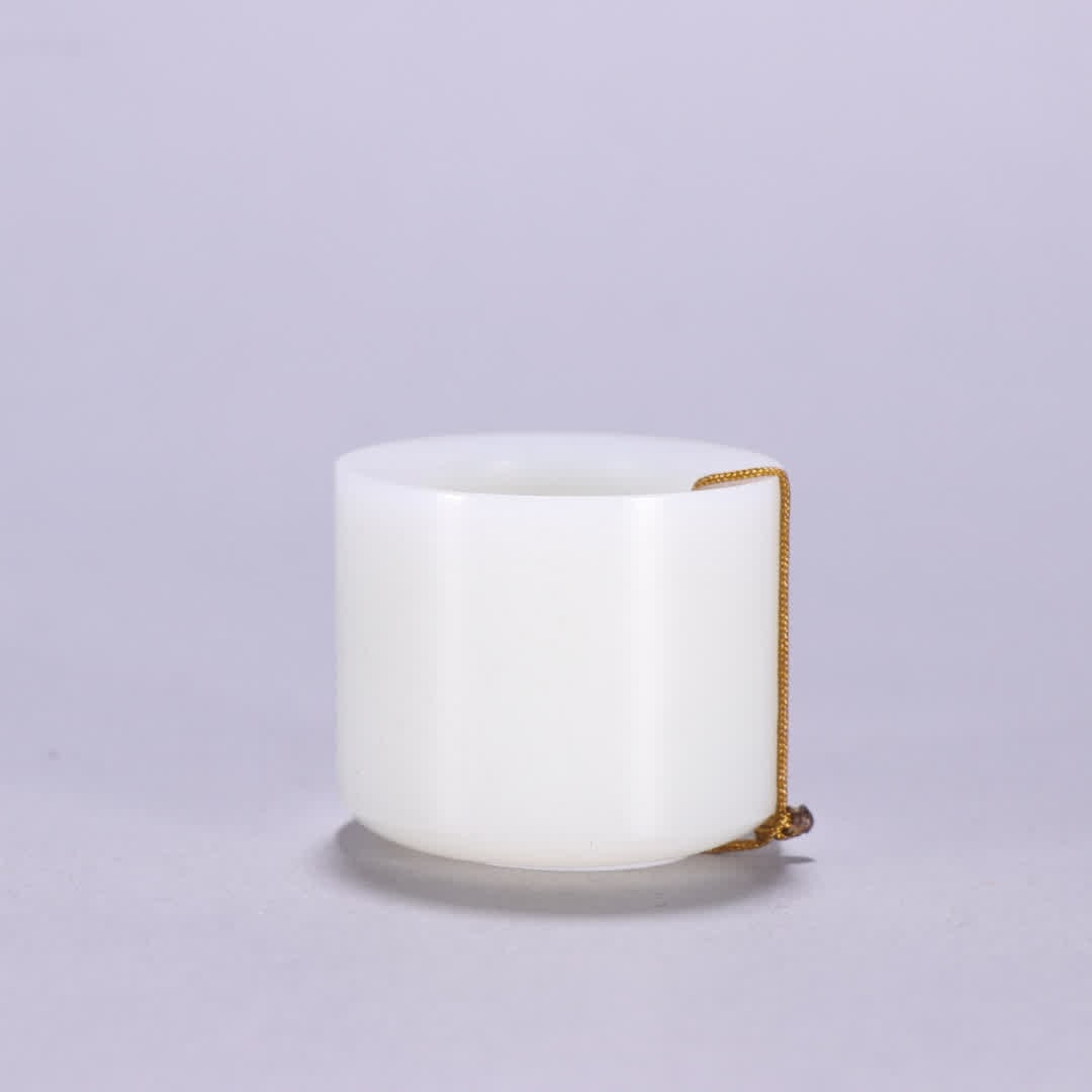 A piece of Qing Dynasty Hetian jade finger (1 of 9)