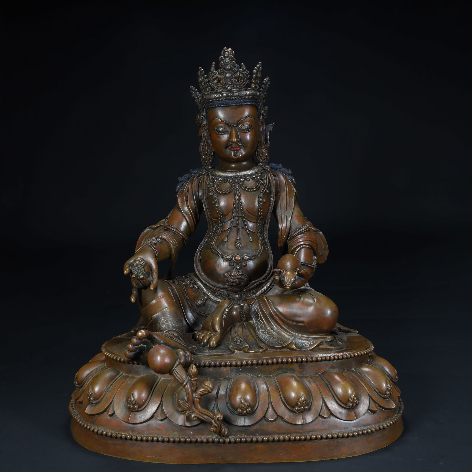 A bronze Vajrasattva statue of Tibetan Buddhism in the Qing Dynasty (1 of 15)