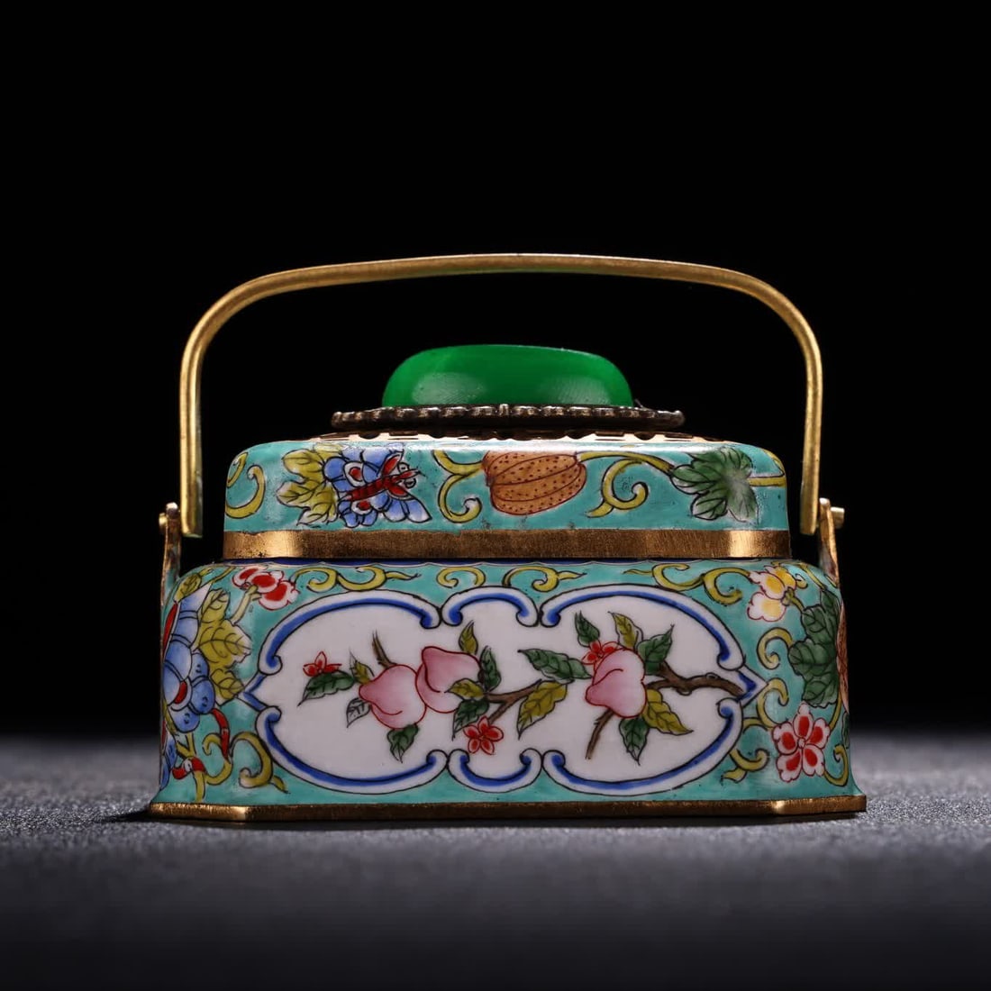 A Qing Dynasty court painted inlaid gemstone cloisonné hand stove: Qing Dynasty court painting inlaid gemstone cloisonné hand stove SIZE: W:323g H:6cm W:8cm (The Dimensions Of All Batches Are Manually Measured.If You Need More Detailed Information, Please Contact Ou