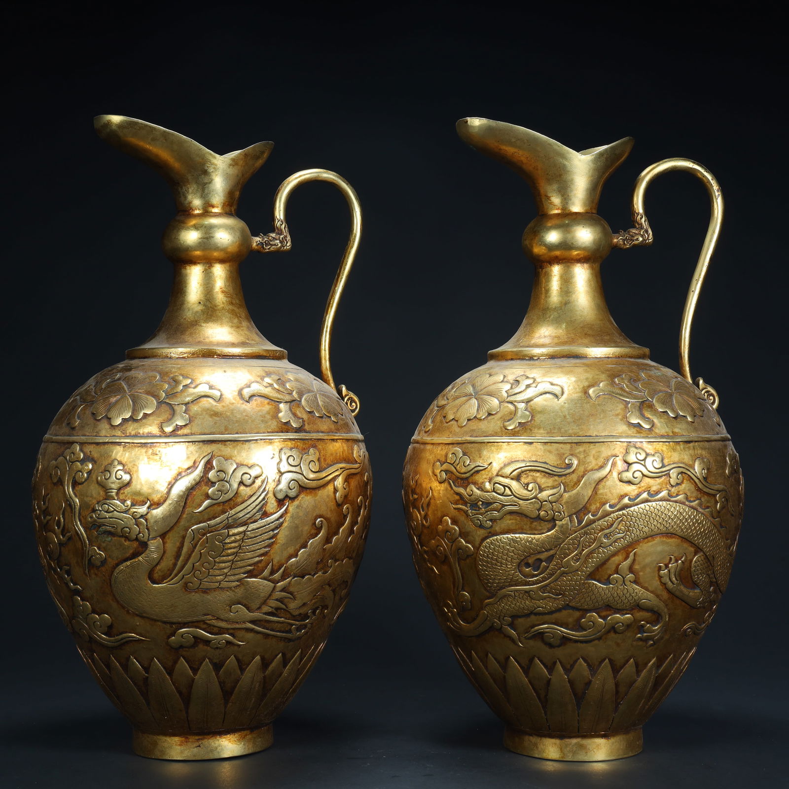 A pair of Qing Dynasty copper gilt "dragon and phoenix auspicious" pattern pots (pairs) (1 of 12)