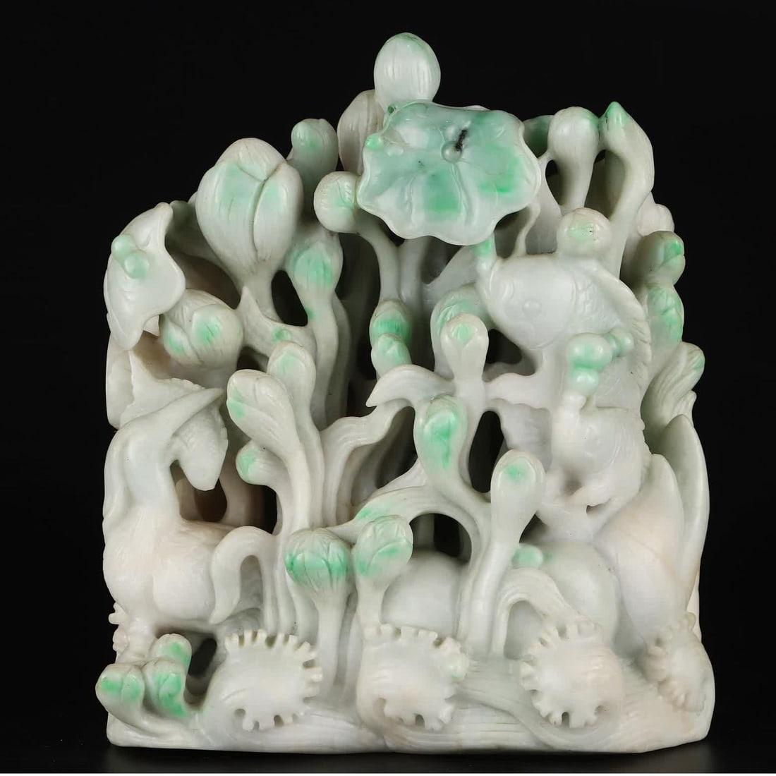 A jade ornament of the Qing Dynasty (1 of 9)