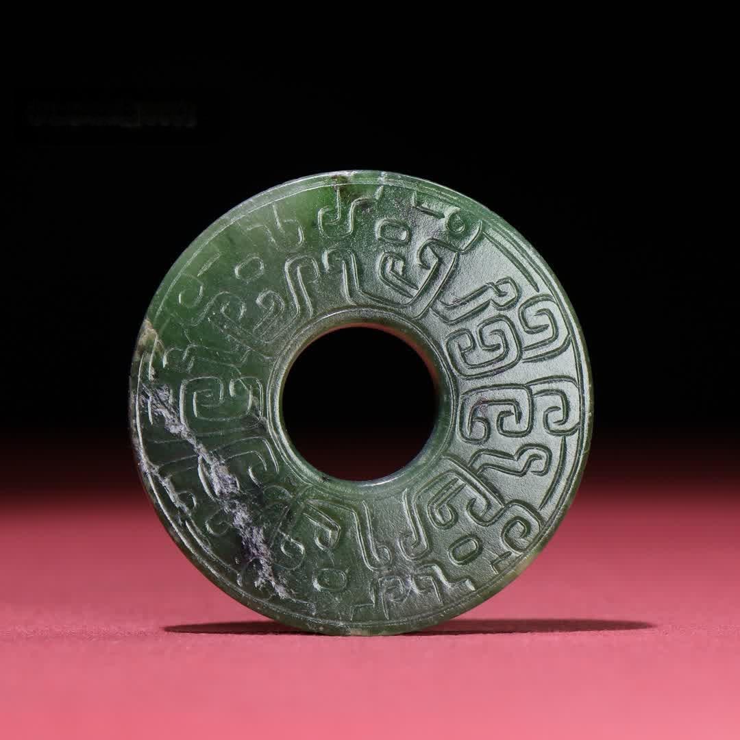 A piece of Han Dynasty jade jade seed material dragon pattern jade (1 of 9)