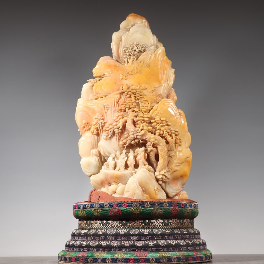 A Qing Dynasty Shoushan stone Matsushita Gaoshi Shanzi ornament (1 of 7)