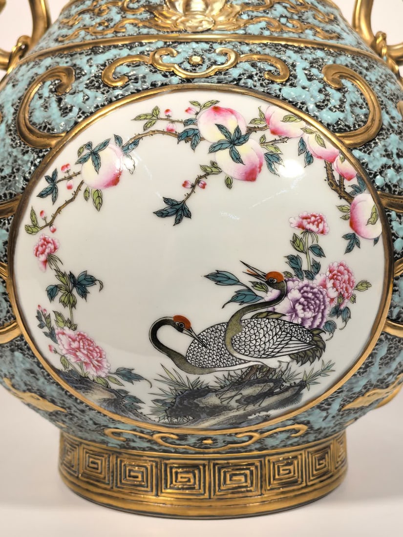 A Qing Qianlong enamel bronze glaze gold-painted window flower and bird ruyi ear bottle - 3