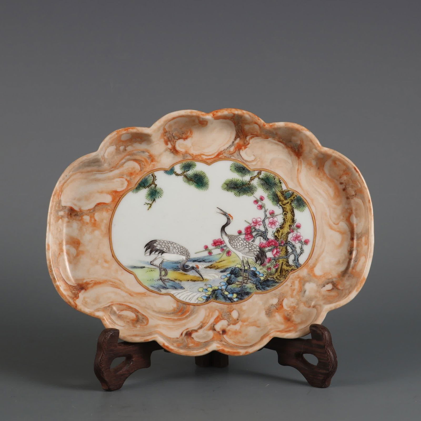 A piece of Qing Qianlong year stone pattern glaze consecrated pastel pine crane long-term begonia: Qing Qianlong year stone glazed consecrated pastel pine crane long-term begonia wash SIZE: H:2cm L:19.5cm W:14.6cm (The Dimensions Of All Batches Are Manually Measured.If You Need More Detailed