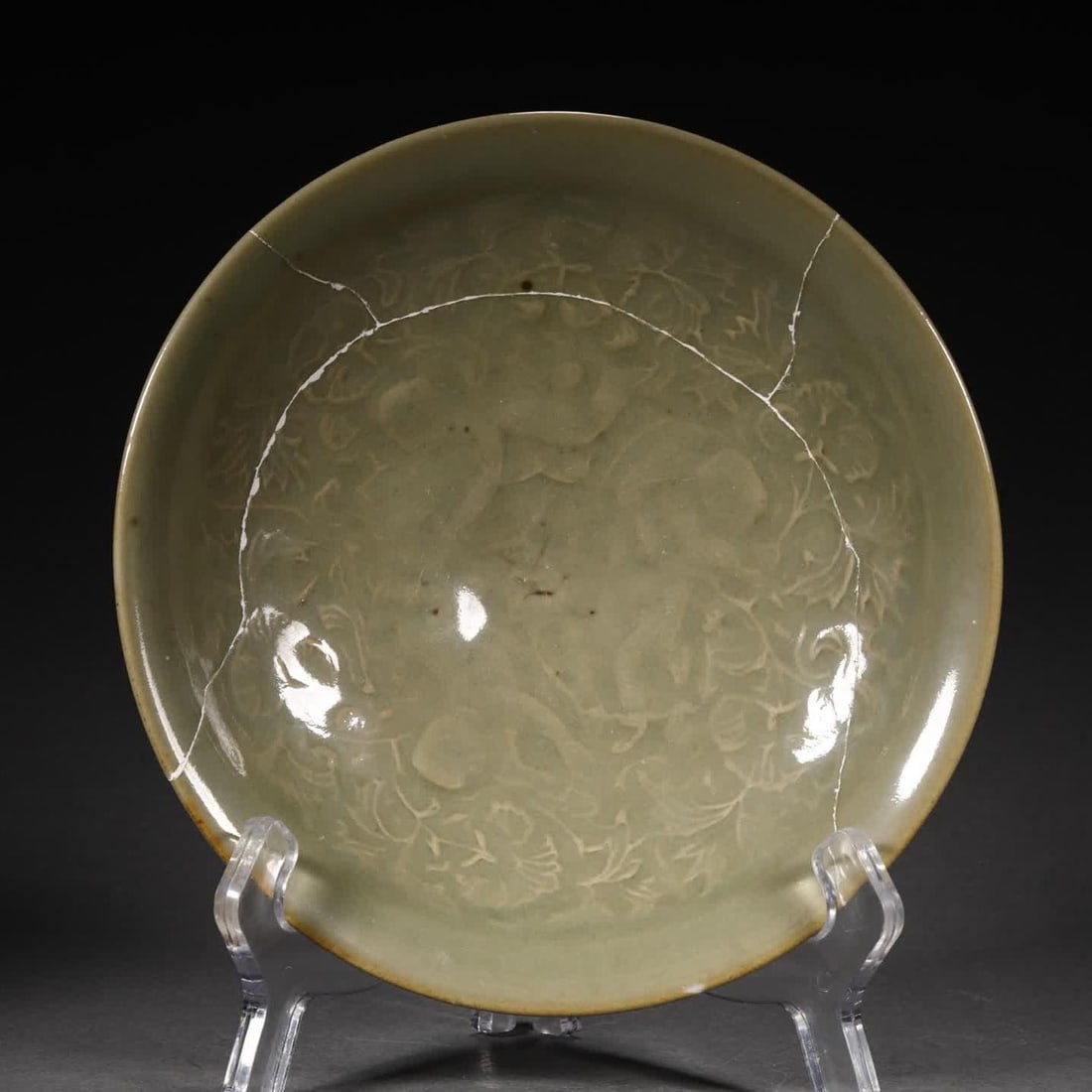 A fragment of the Yaozhou kiln in the Northern Song Dynasty: Fragments of the Yaozhou kiln of the Northern Song Dynasty SIZE: AAAA (The Dimensions Of All Batches Are Manually Measured.If You Need More Detailed Information, Please Contact Our Customer