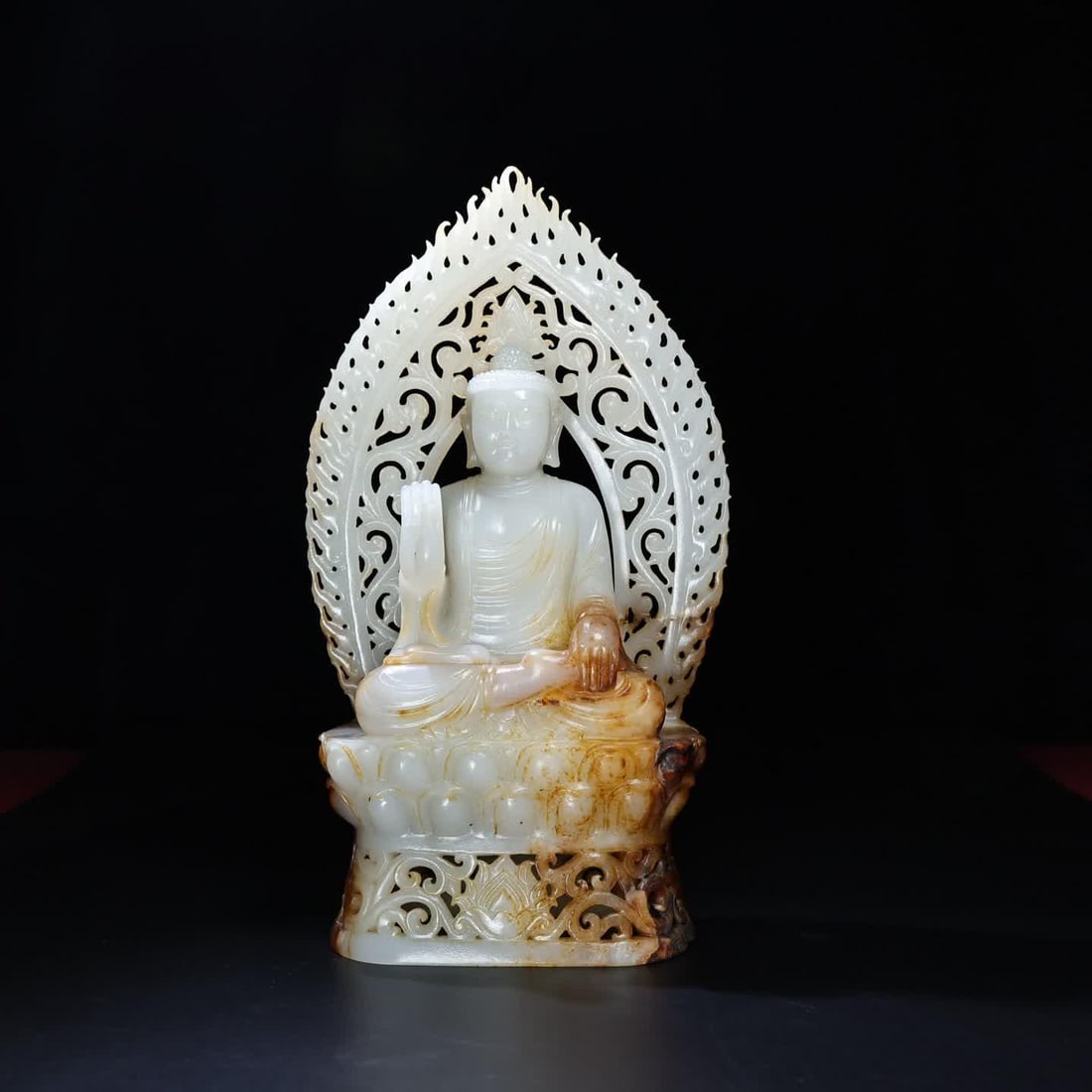 A white jade Buddha statue ornament of the Han Dynasty (1 of 9)
