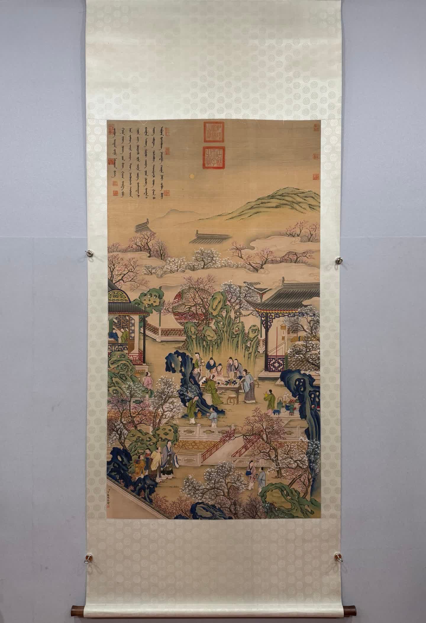 A picture of Ding Guanpeng's silk Taoyuan night banquet in the Qing Dynasty (1 of 11)